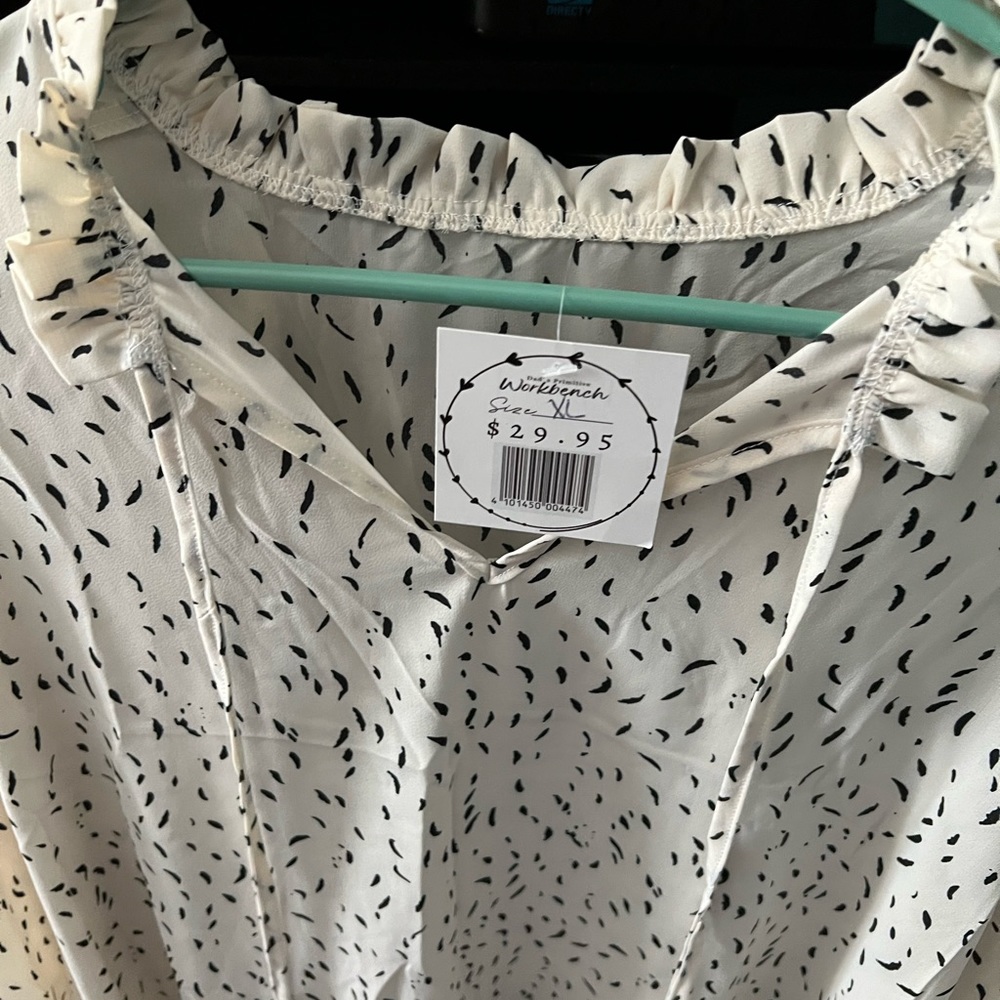 Patterned Blouse - Picture 2 of 2